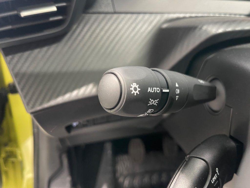 Peugeot 208 STYLE TURBO100 MOTORE A CATENA 8 ANNI DI GARANZIA