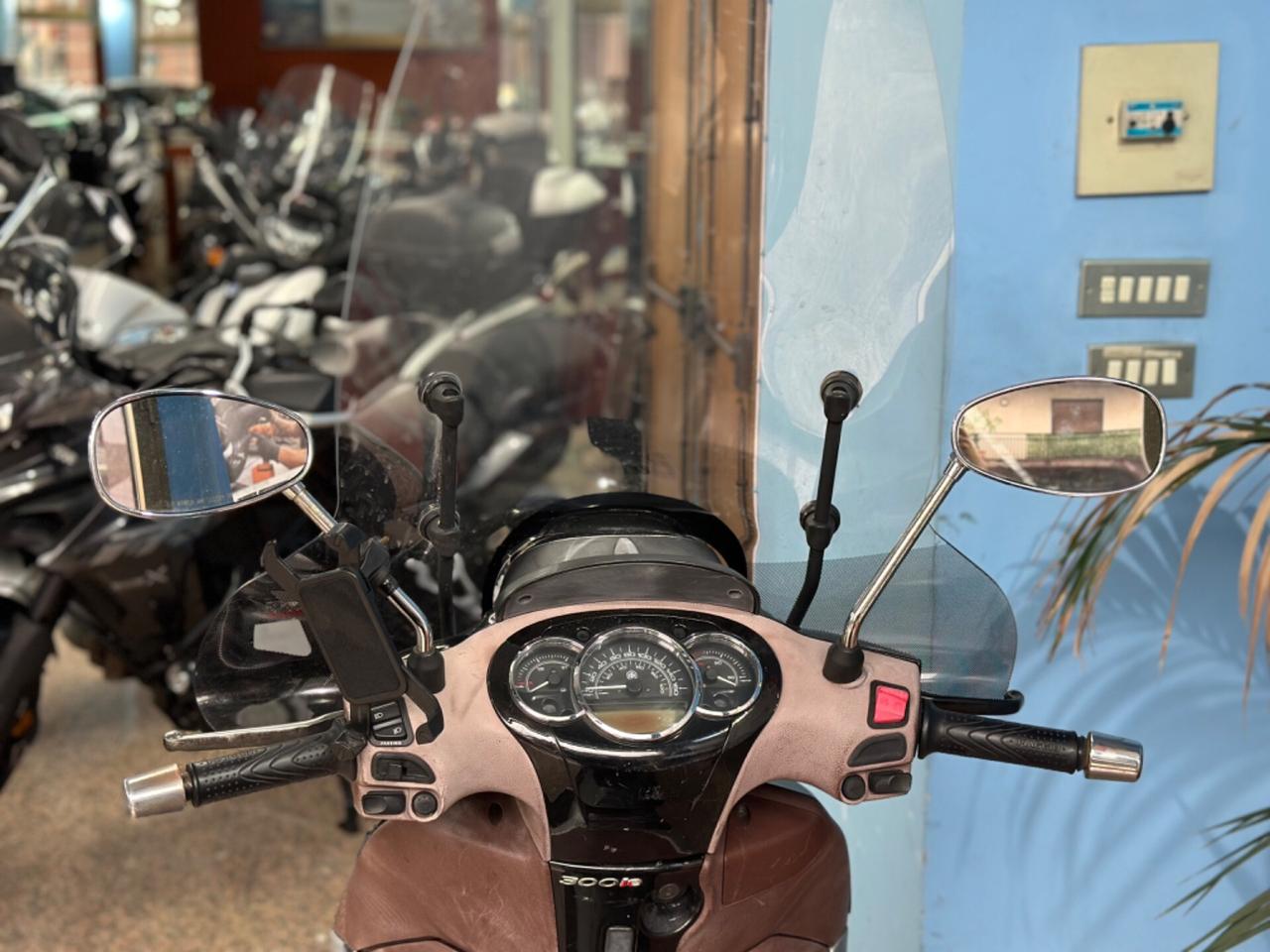 Piaggio Beverly 300 tuo a 45€ ANCHE SENZA BUSTA PAGA!