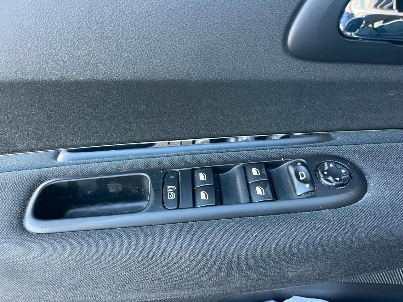 Peugeot 3008 1.6 HDi 115CV Style UsatoGarantito