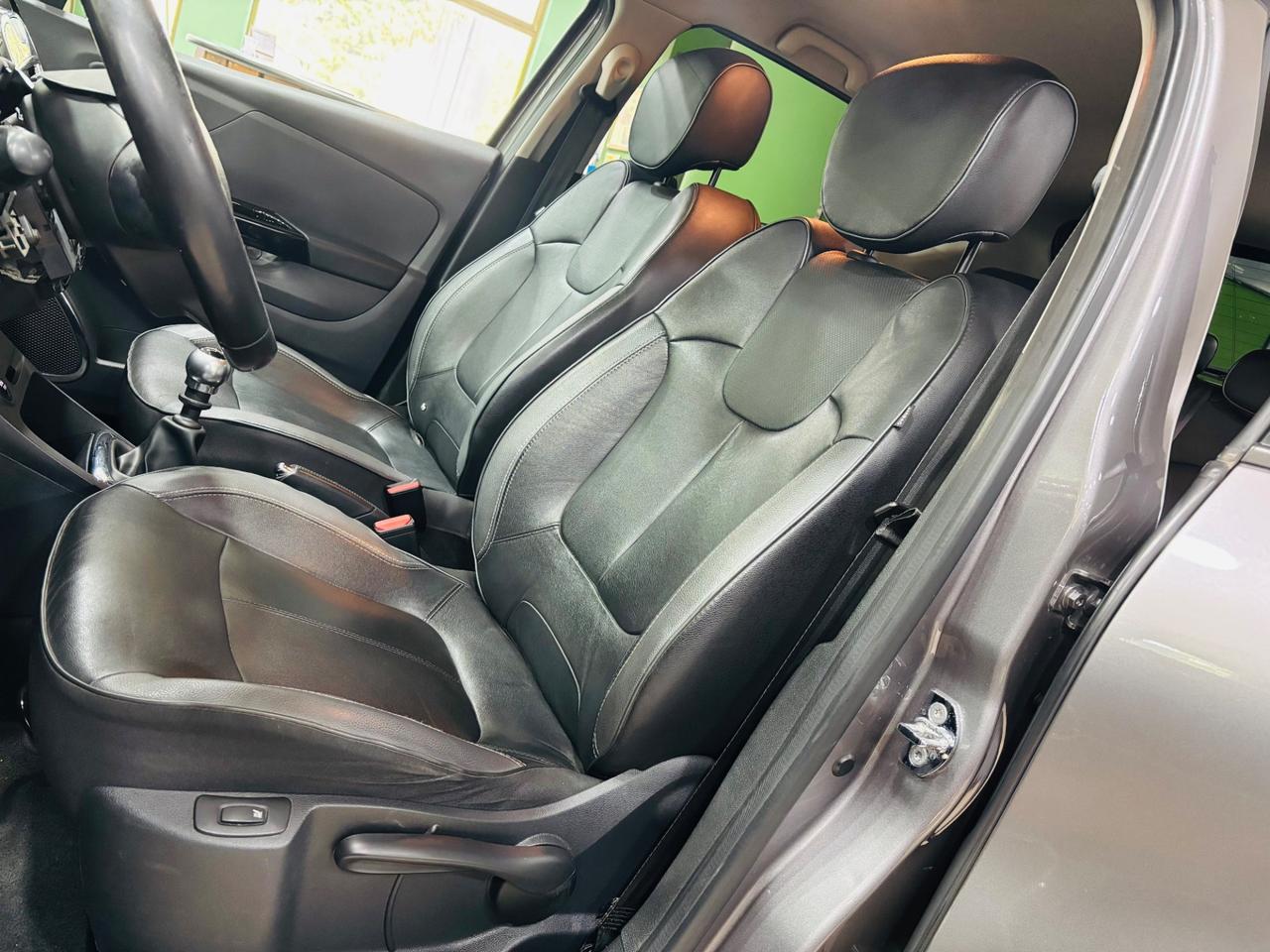 RENAULT Captur dCi 8V 90 CV EDC Initiale Paris