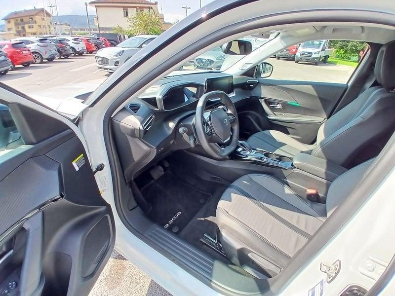 Peugeot 2008 motore elettrico 136 CV Allure