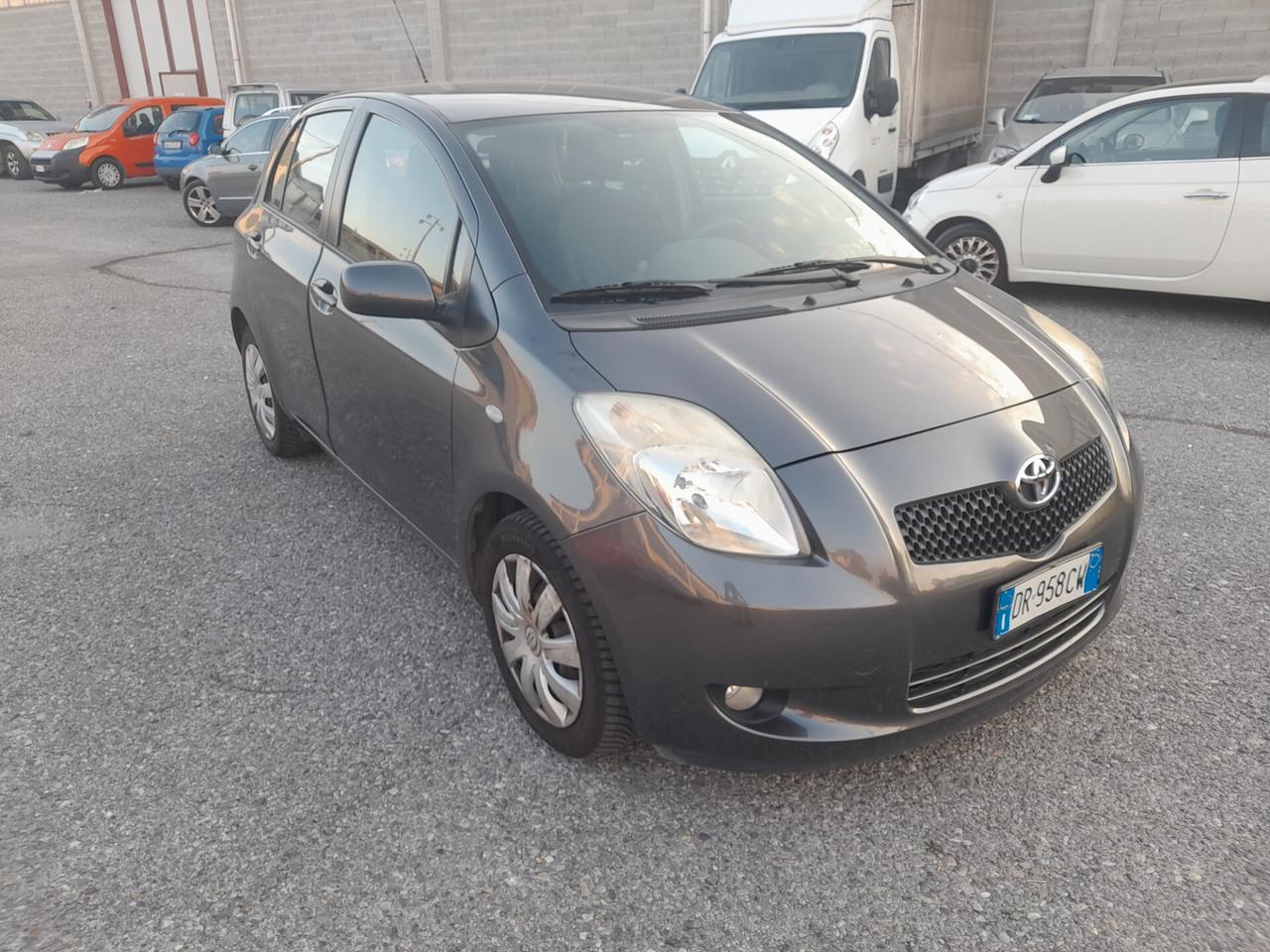 Toyota Yaris 1.3 5 porte