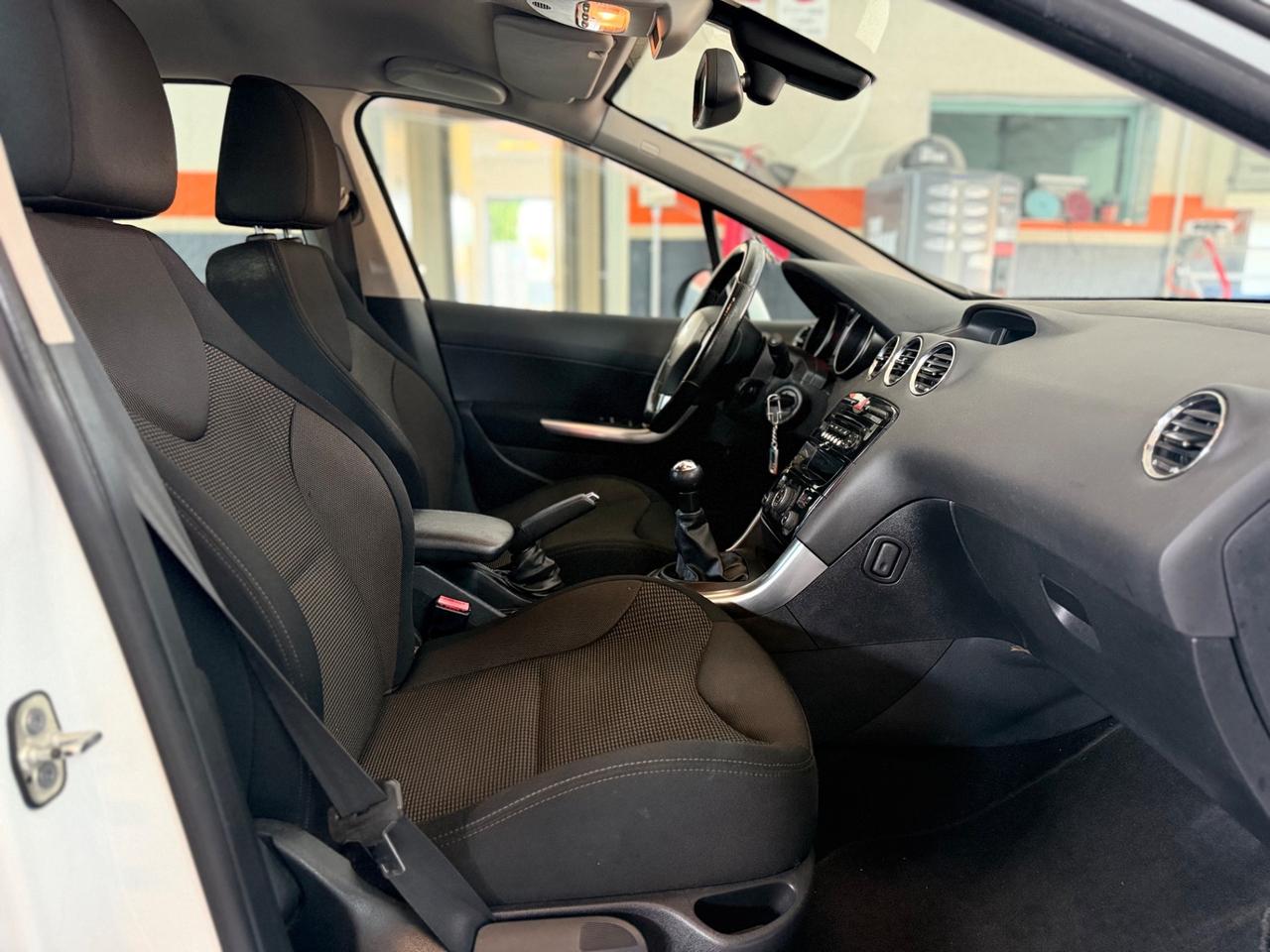 Peugeot 308 1.6 HDi 92 CV Active NEOPATENTATI