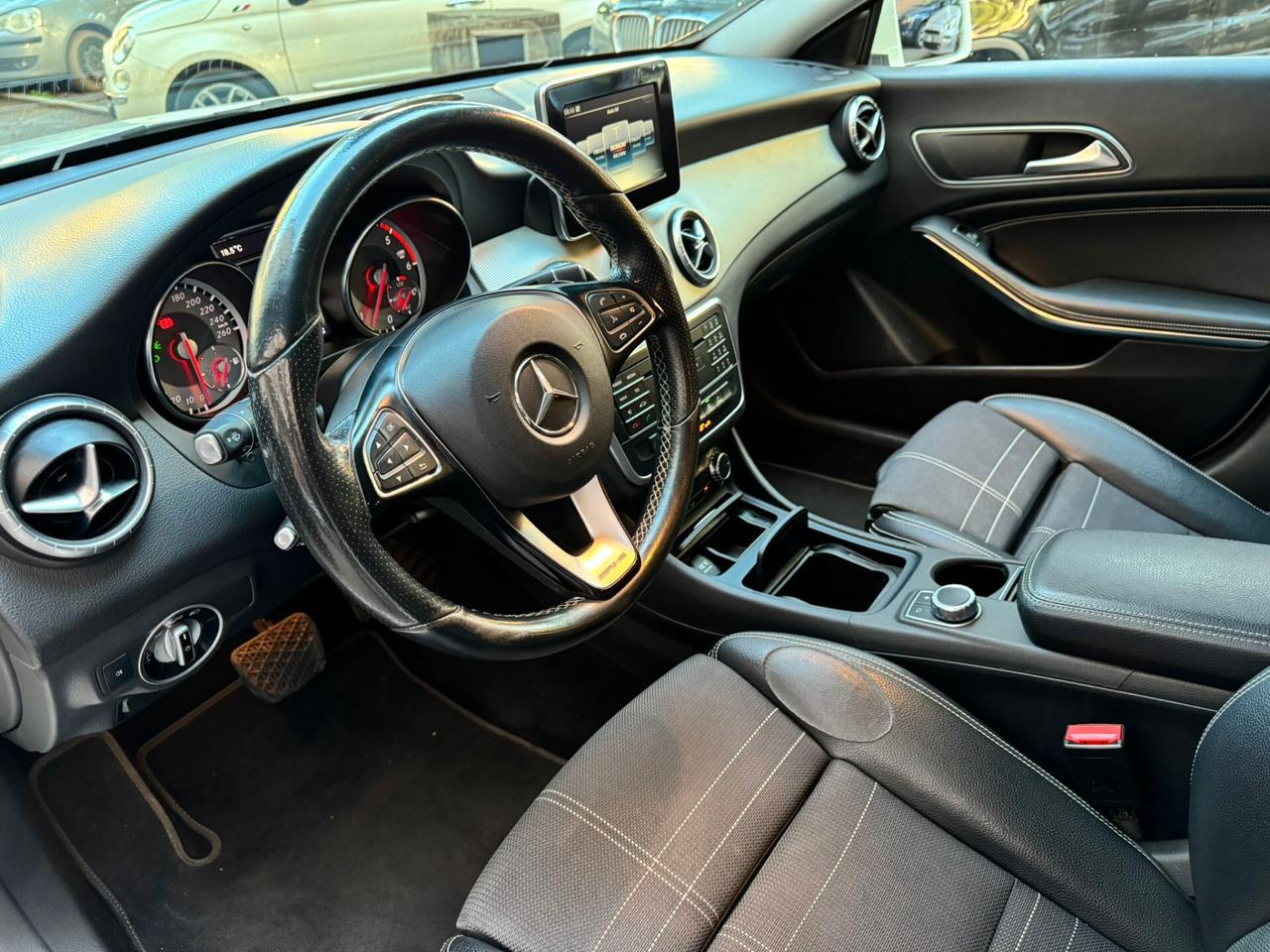 Mercedes-benz CLA 220 CLA 220 d Automatic Premium Dark Night