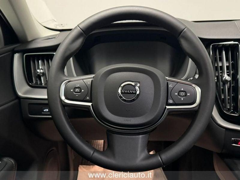 Volvo XC60 B4 (d) AWD automatico Core