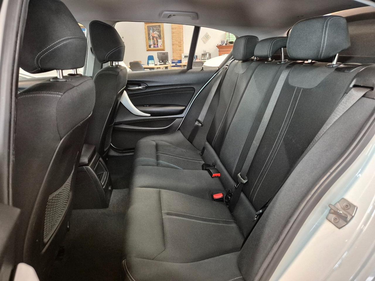 Bmw 116 116d 5p. Urban