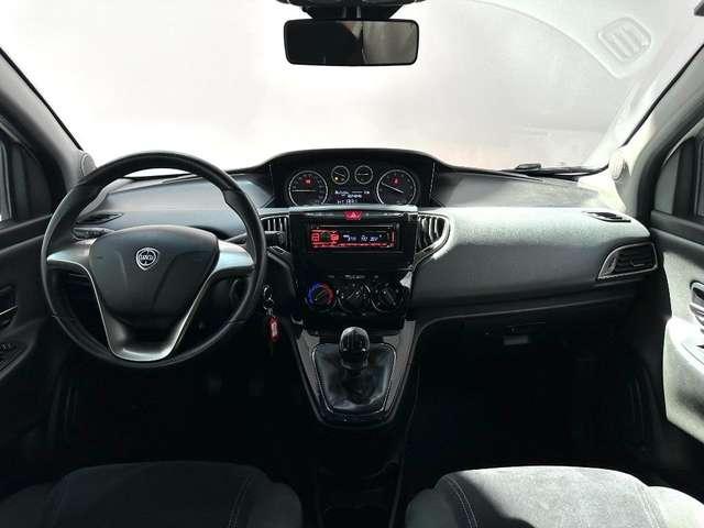 Lancia Ypsilon 1.2 69 CV 5 P NEOPATENTATI
