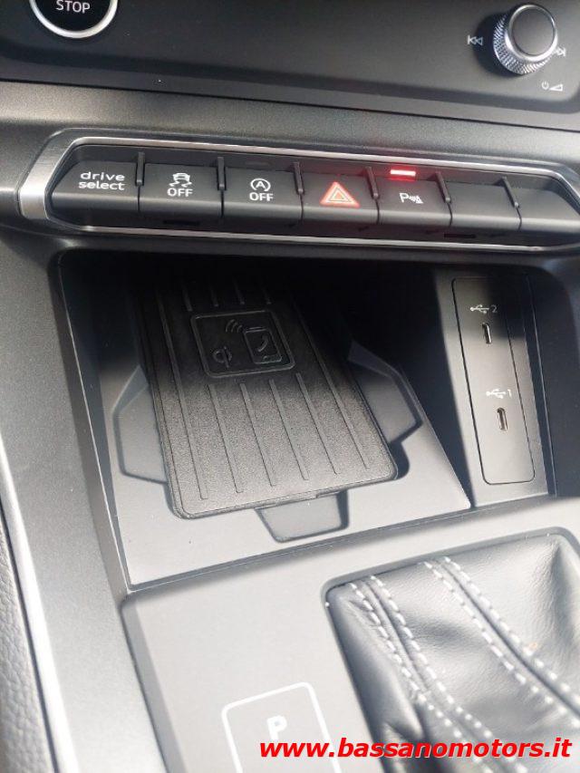 AUDI Q3 SPB 35 TFSI S tronic S line edition Identity Black