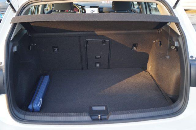 VOLKSWAGEN Golf 1.0 eTSI EVO DSG Life