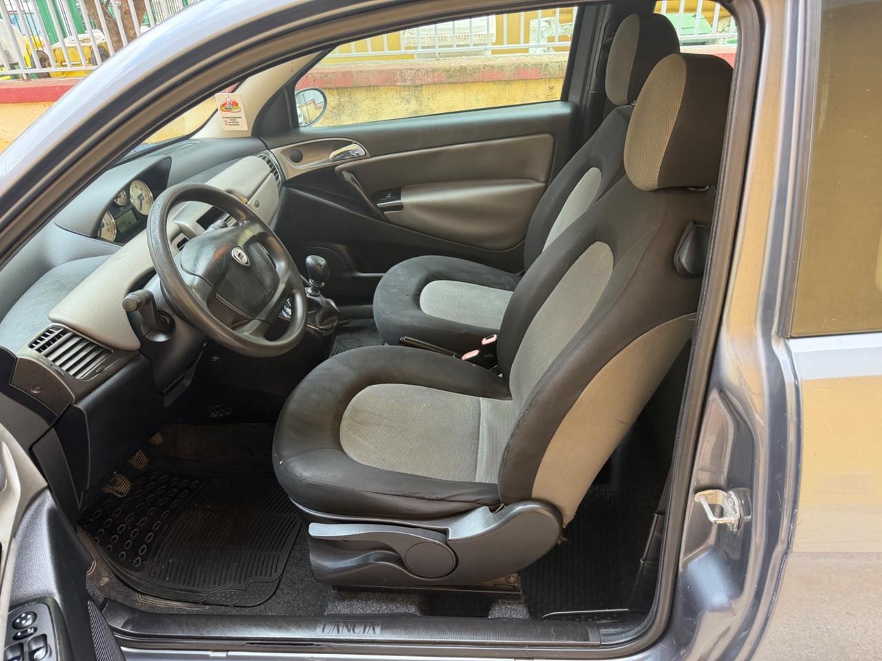 Lancia Ypsilon 1.2 Argento