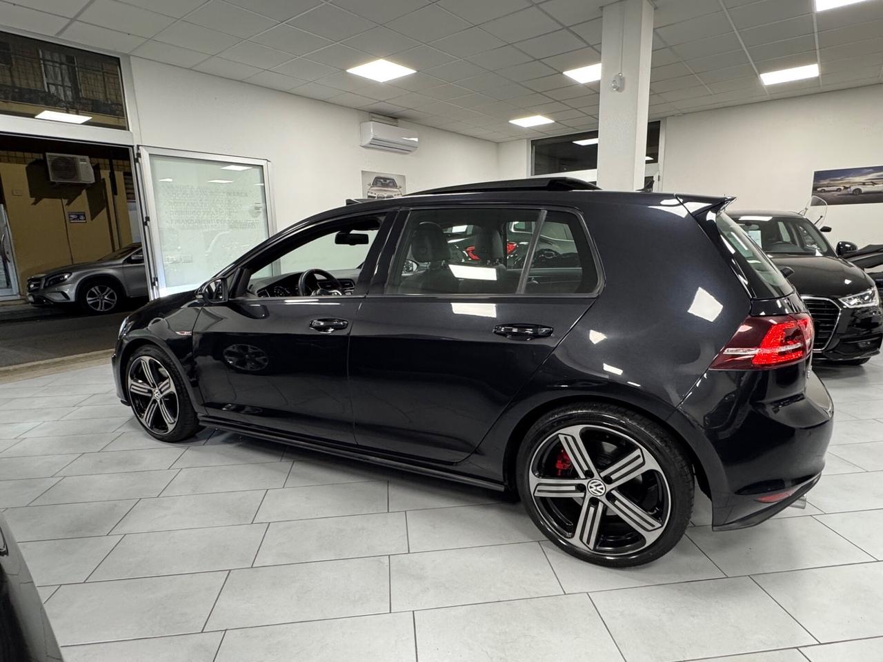 Volkswagen Golf GTI 2.0 TSI DSG TETTO