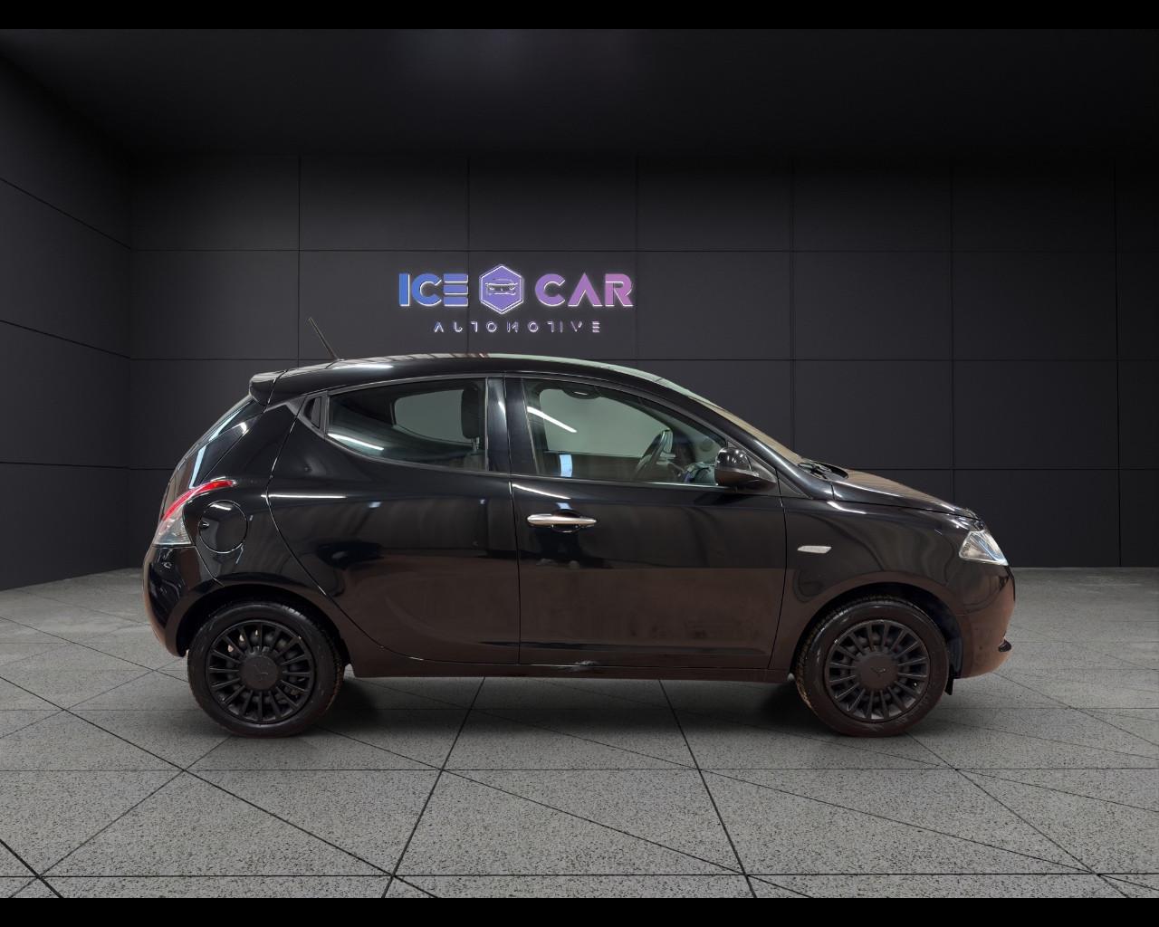 LANCIA Ypsilon 1.0 FireFly 5 porte S&S Hybrid Silver