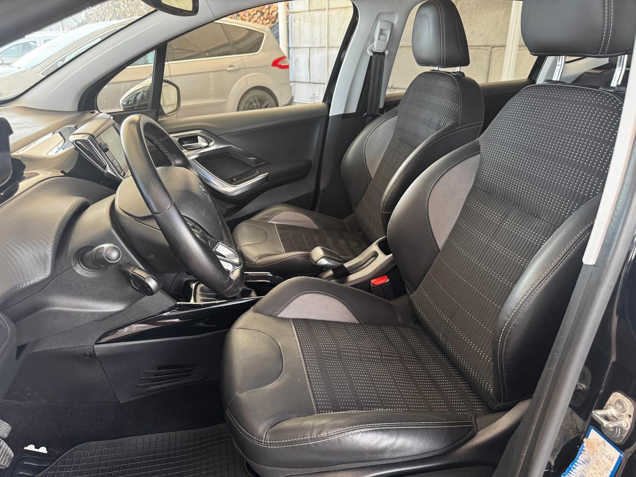 Peugeot 2008 BlueHDi 100 Allure - 12/2015