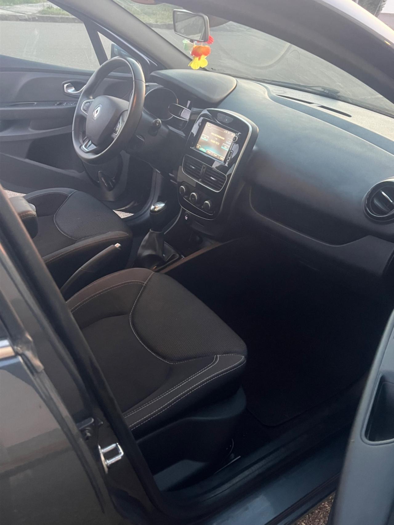 Renault Clio Sporter dCi 8V 90 CV Duel2