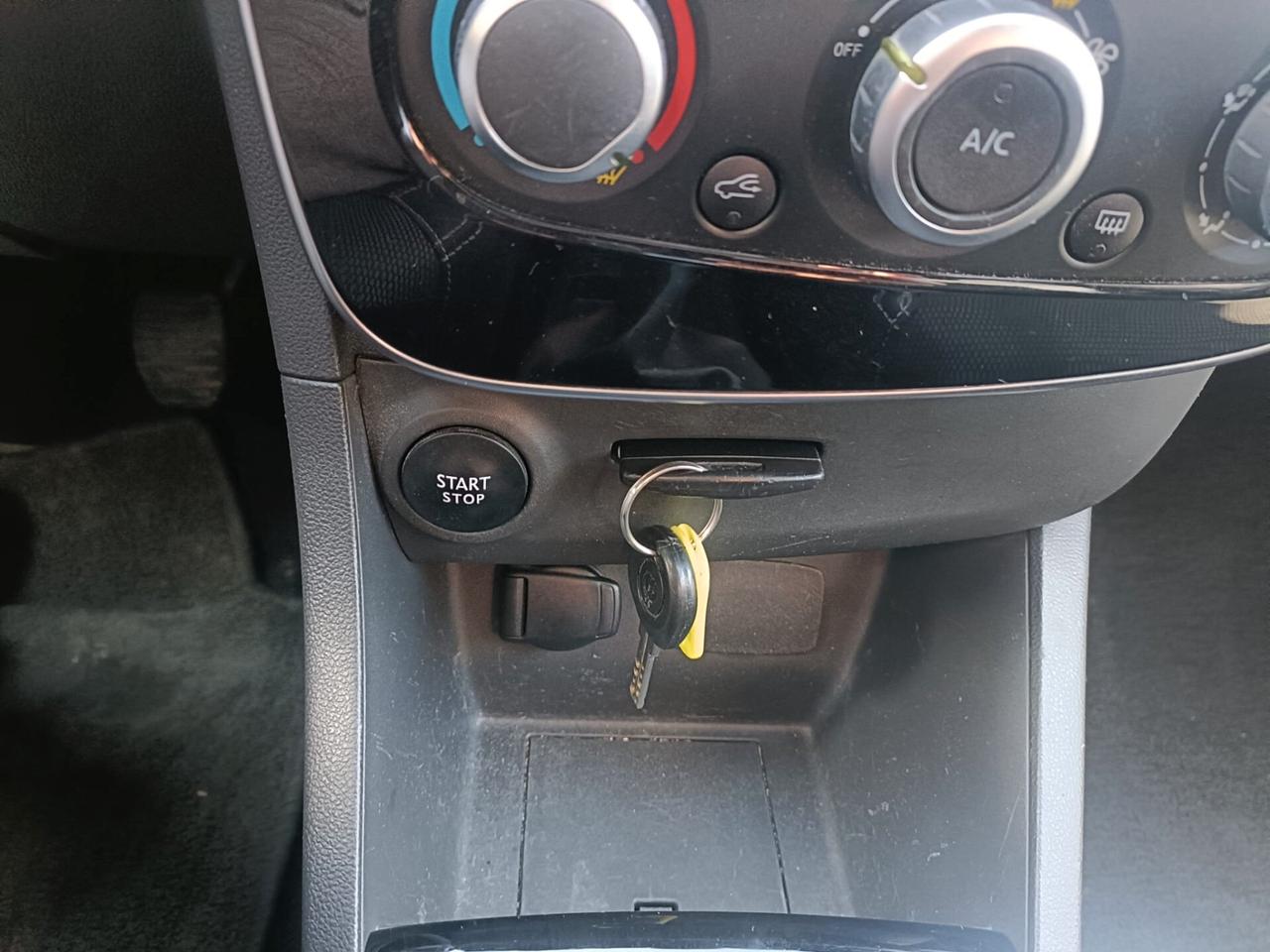 Renault Clio dCi 8V 75 CV Start&Stop 5 porte Energy Intens OK NEOPATENTATI