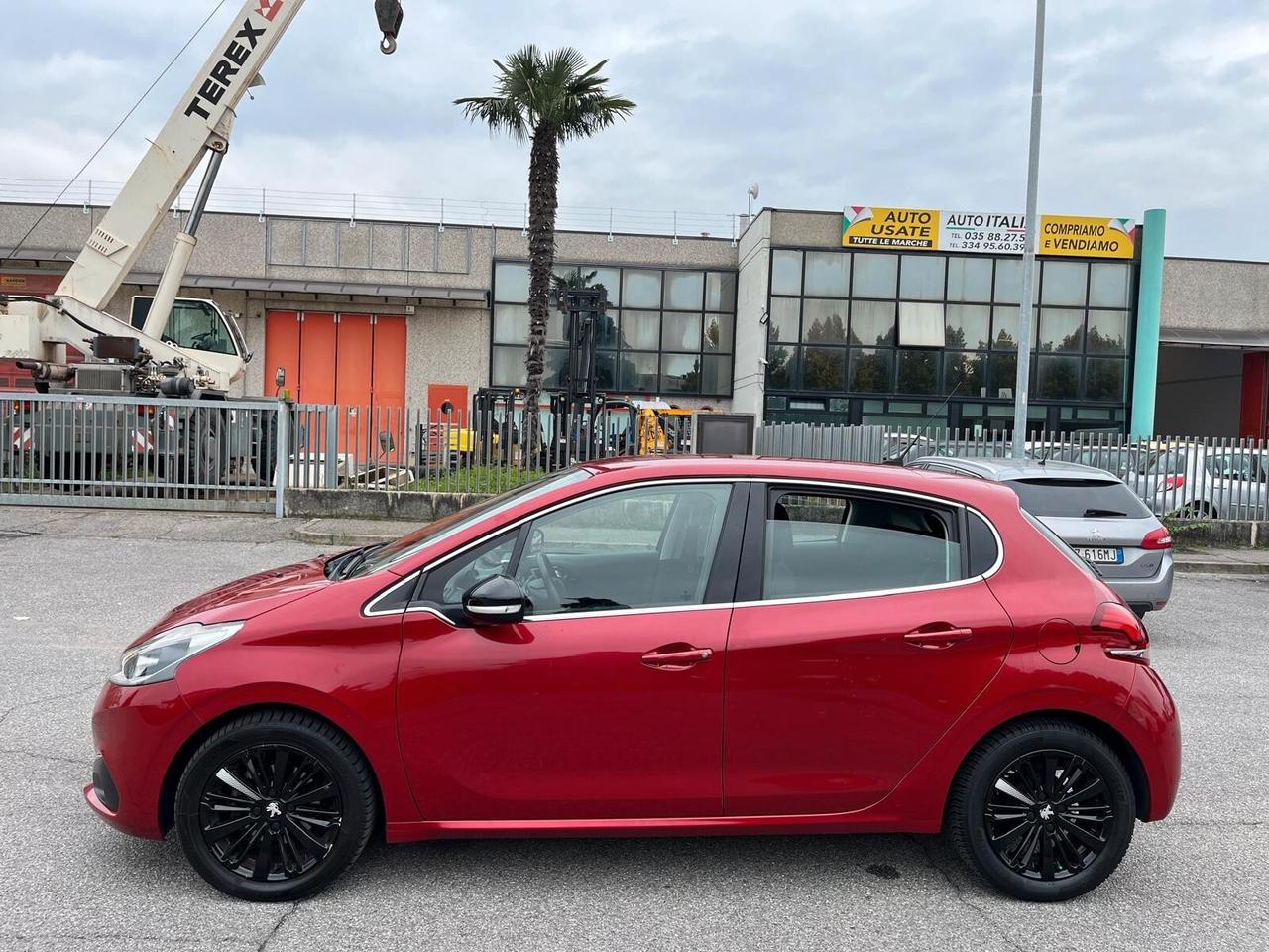 Peugeot 208 PureTech 82 5 porte Allure