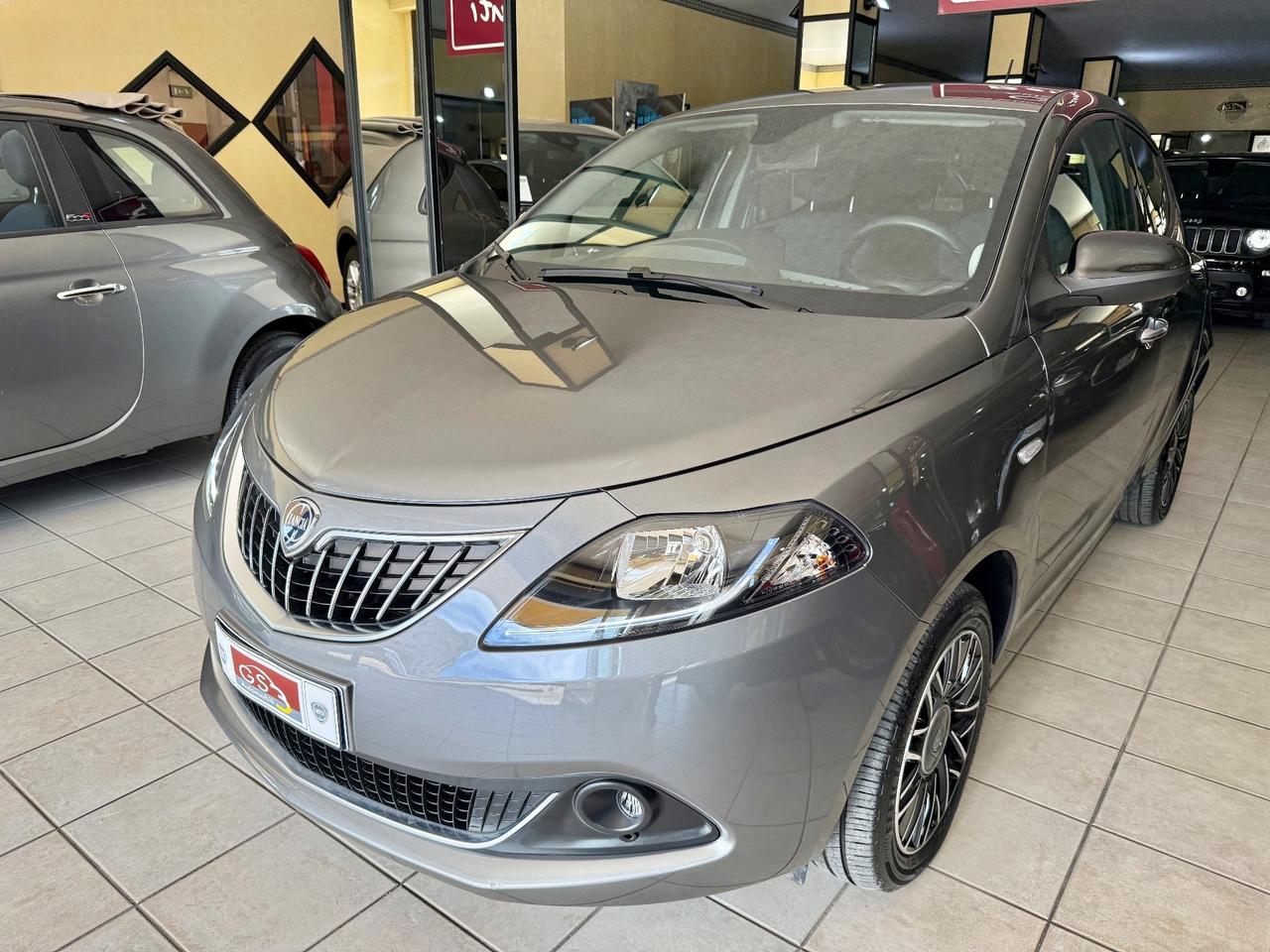 Lancia Ypsilon 1.0 70cv PLATINO