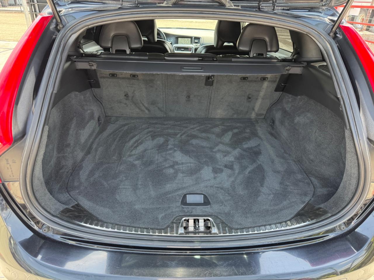 Volvo V60 D4 Geartronic R-design-181CV UNIC PROPRIETARIO
