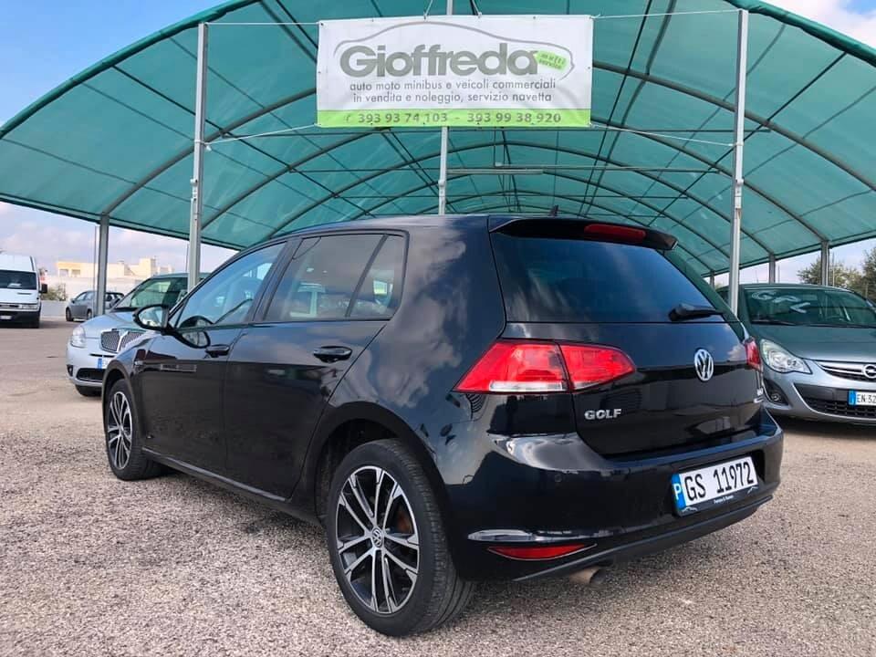 Volkswagen Golf 1.6 TDI Lounge 110 cv 5p.