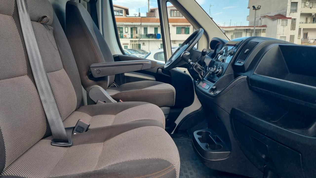Peugeot Boxer 330 2.2 BlueHDi 140 S&S PC-TN Furgone