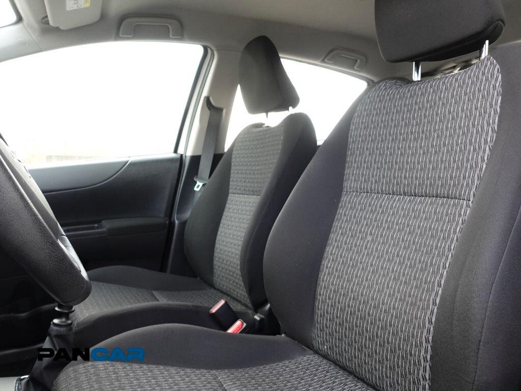 Toyota Yaris 1.3 5 porte Lounge Multidrive