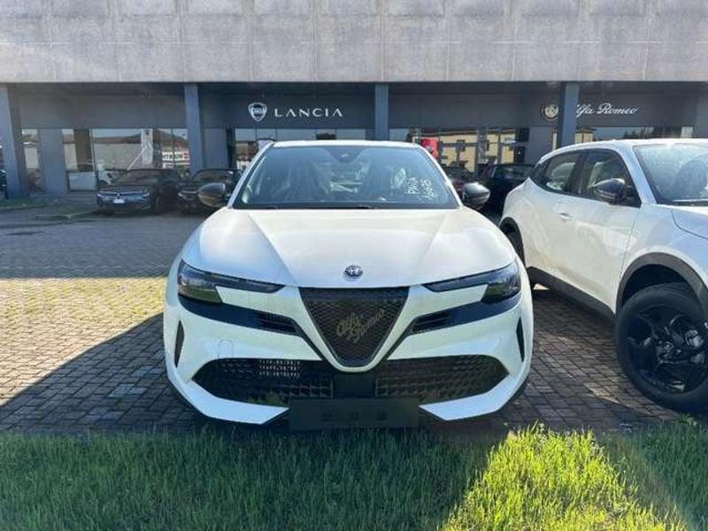 Alfa Romeo Junior 1.2 Hybrid ibrida