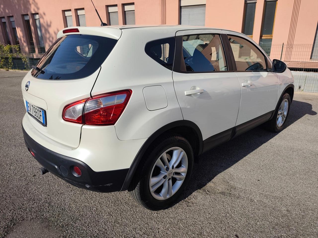 Nissan Qashqai 1.6 GPL gancio traino lavori certificati
