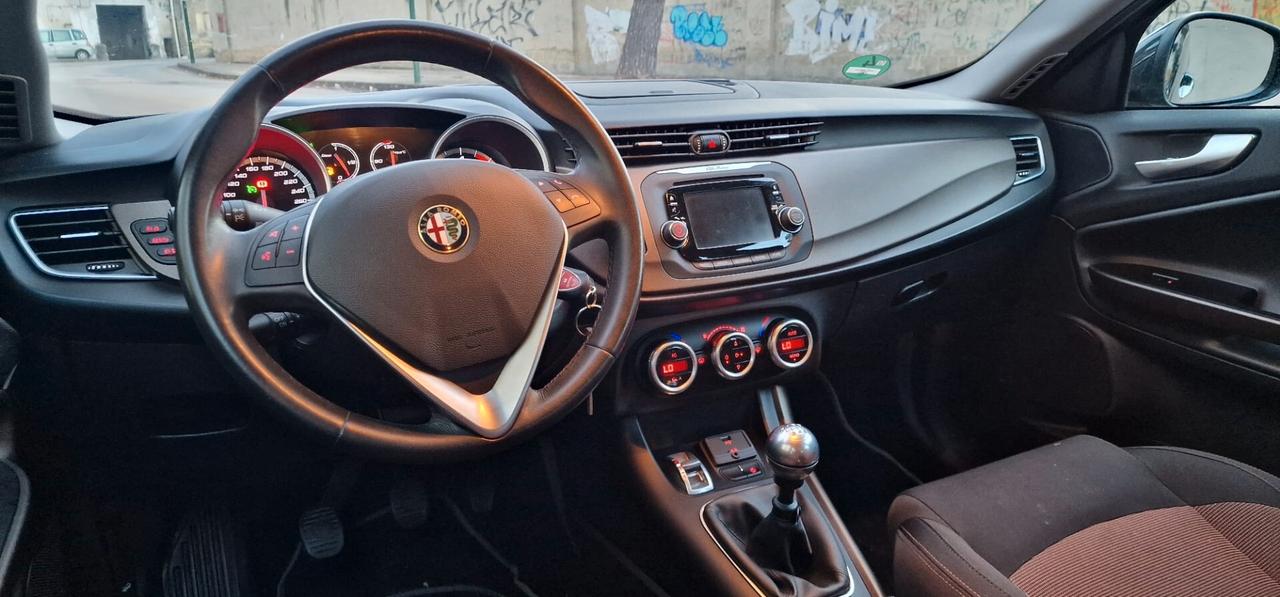 Alfa Romeo Giulietta 1.6 JTDm-2 105 CV Exclusive TOTAL BLACK