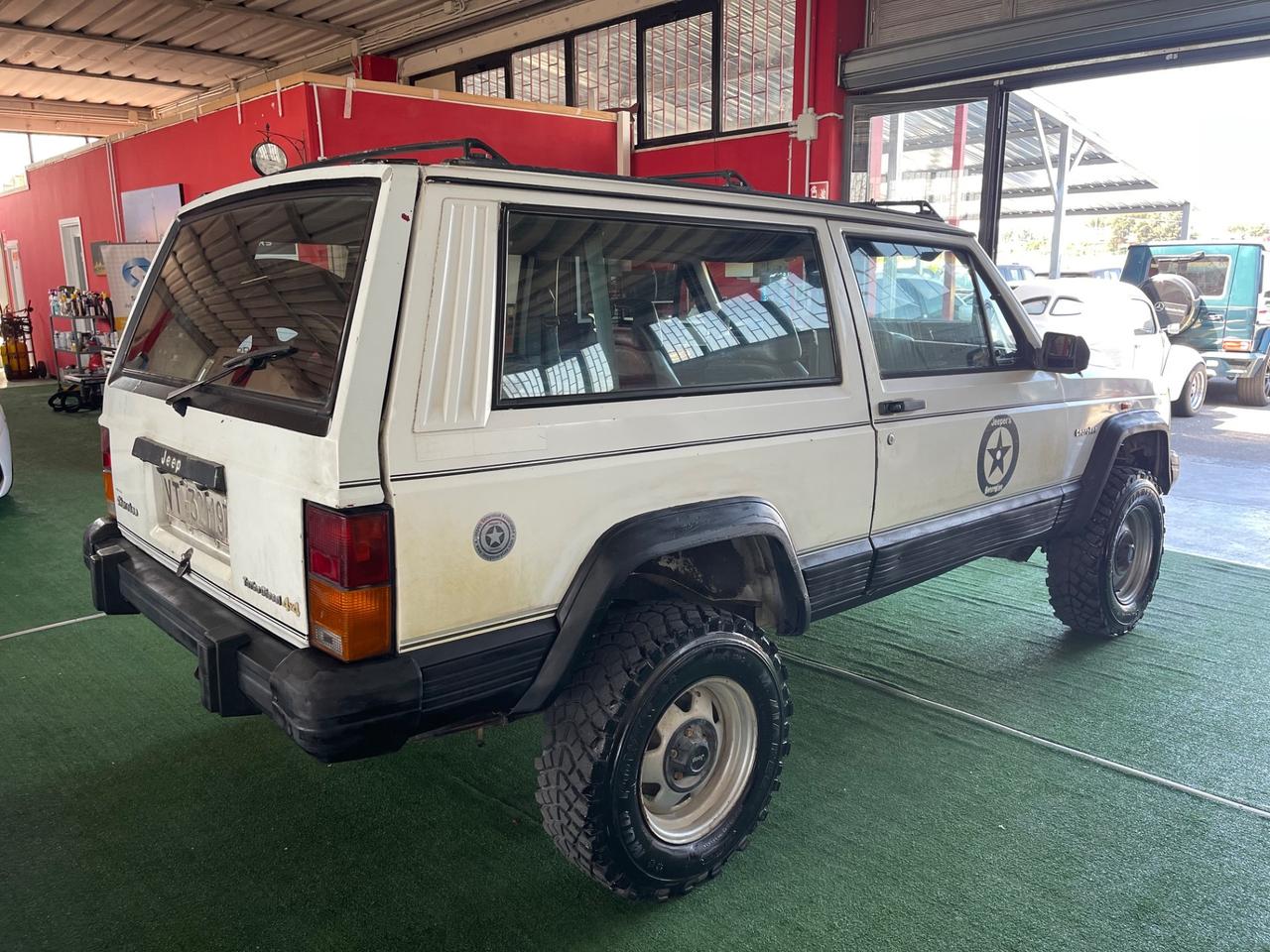 Jeep Cherokee 2.1 TD Coupe ASI 4X4 PERMUTE RATE
