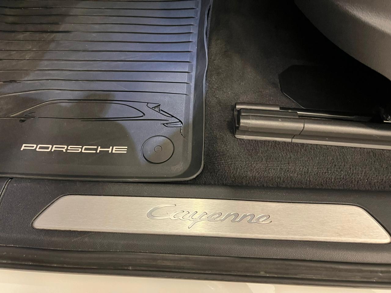 Porsche Cayenne 3.0 V6 340CV BENZINA TETTO - 2022