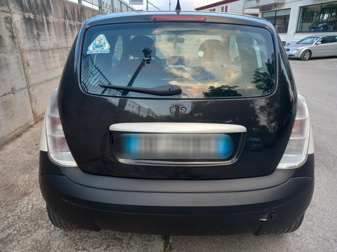 Lancia Ypsilon 1.3 Multijet 16V Momo Design