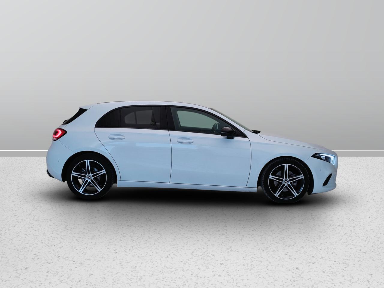 Mercedes-Benz Classe A - W177 2018 - A 180 d Sport Night edition auto