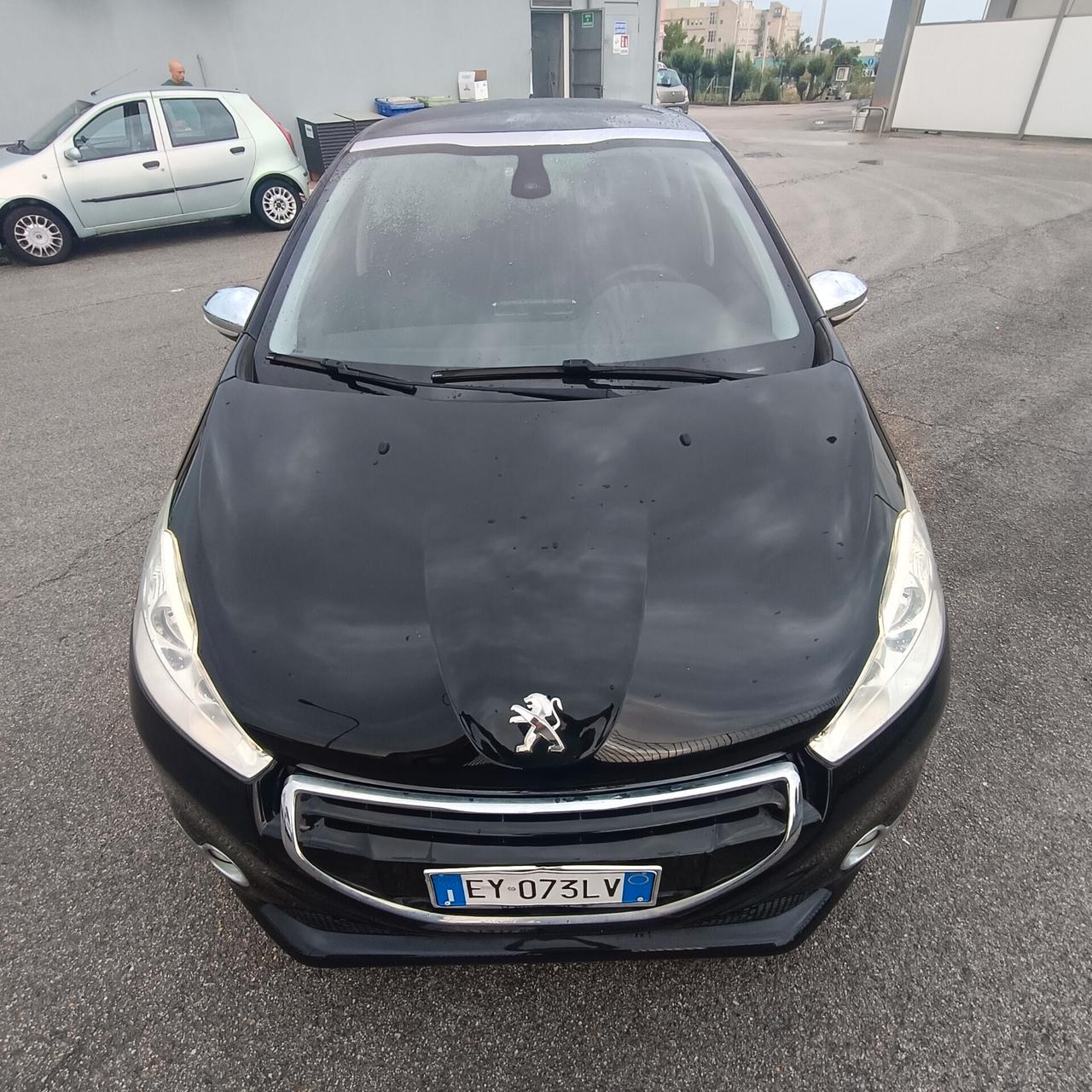 Peugeot 208 1.4 HDi 68 CV 3 porte Allure