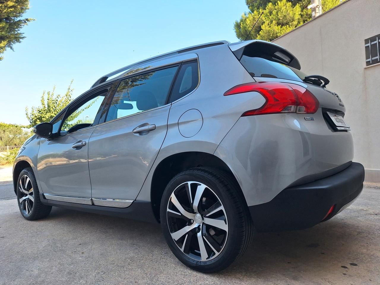 Peugeot 2008 1.6 HDi 120 Allure NAVI FULL