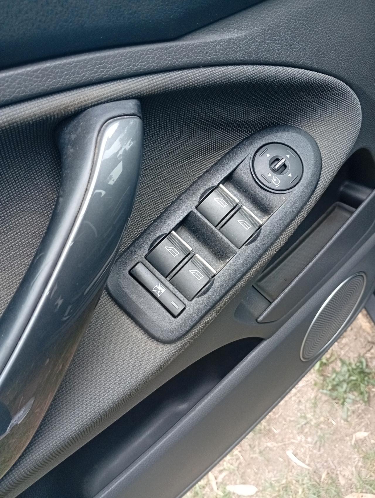 Ford Kuga 2.0 TDCi 140 CV 2WD Titanium