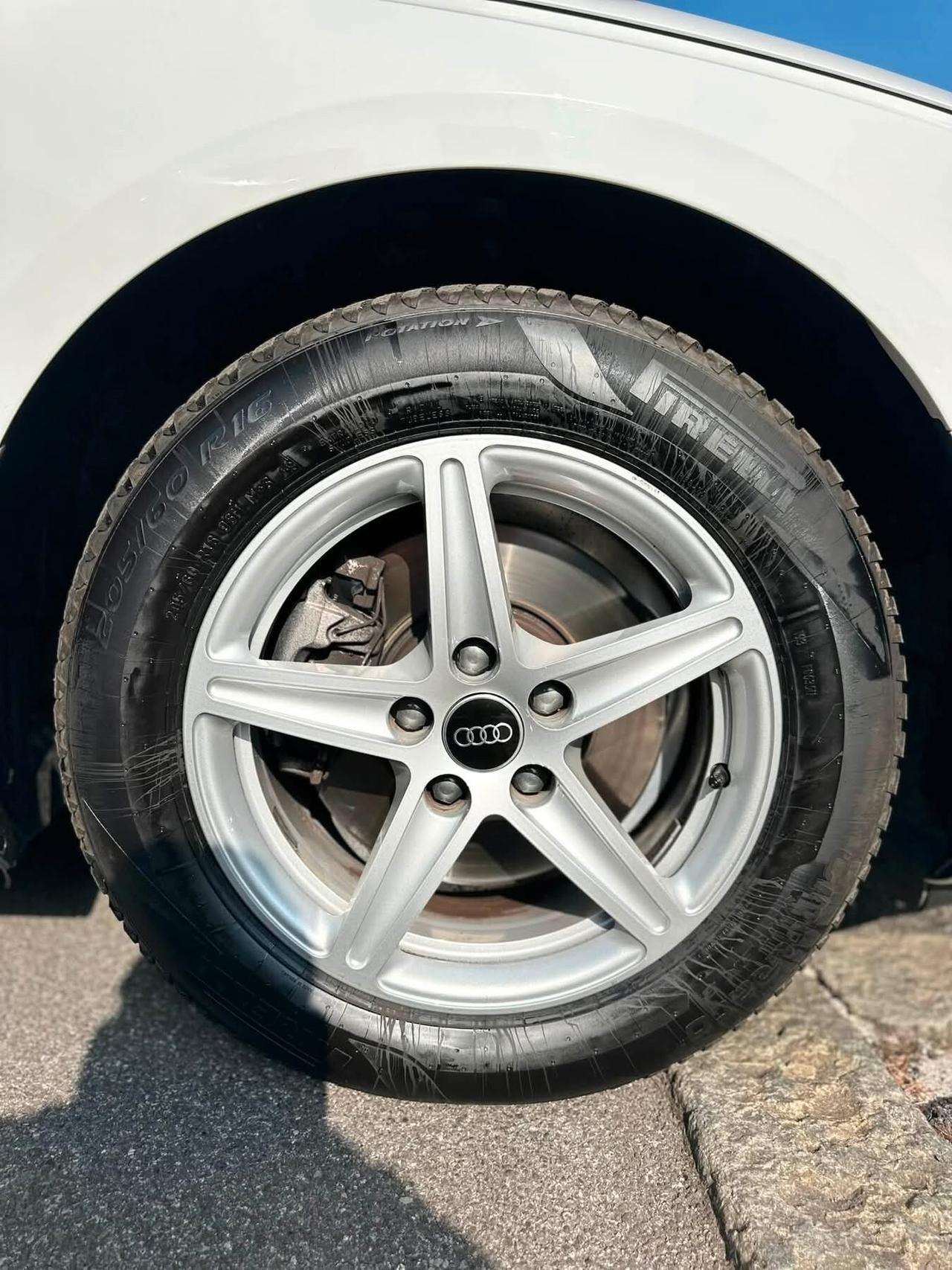 Audi A4 35 TFSI S tronic line edition km cert