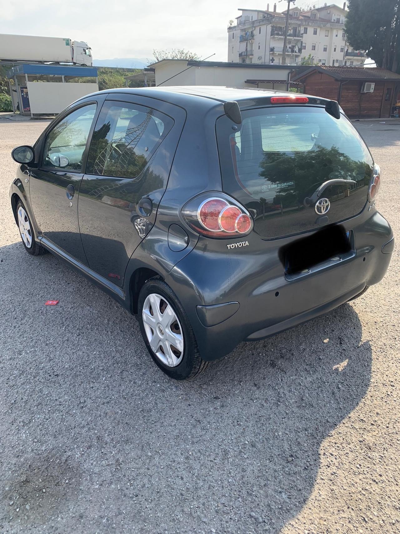 Toyota Aygo 1.0 12V VVT-i 5 porte Deep Ocean Connect