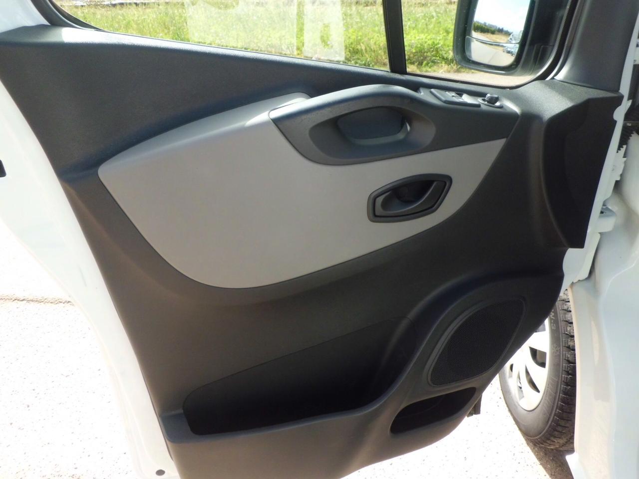 Nissan NV300 29 1.6 dCi 120CV PL-TN Van