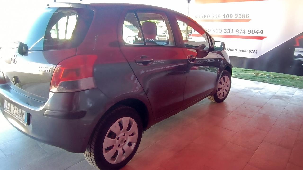 Toyota Yaris 1.0 5 porte