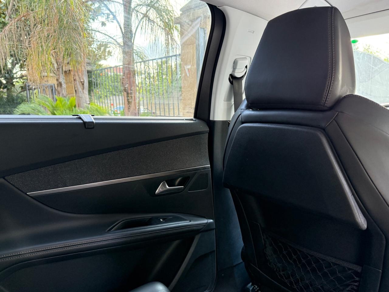 Peugeot 5008 BlueHDi 120 S&S EAT6 Allure
