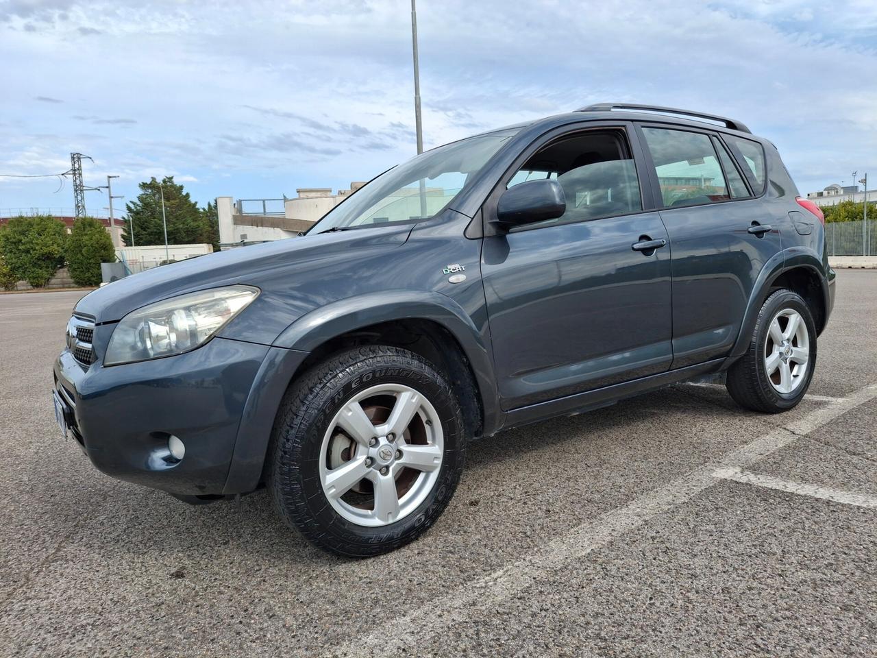 Toyota RAV 4 2.2 D-4D-DIESEL*PERFETTA*