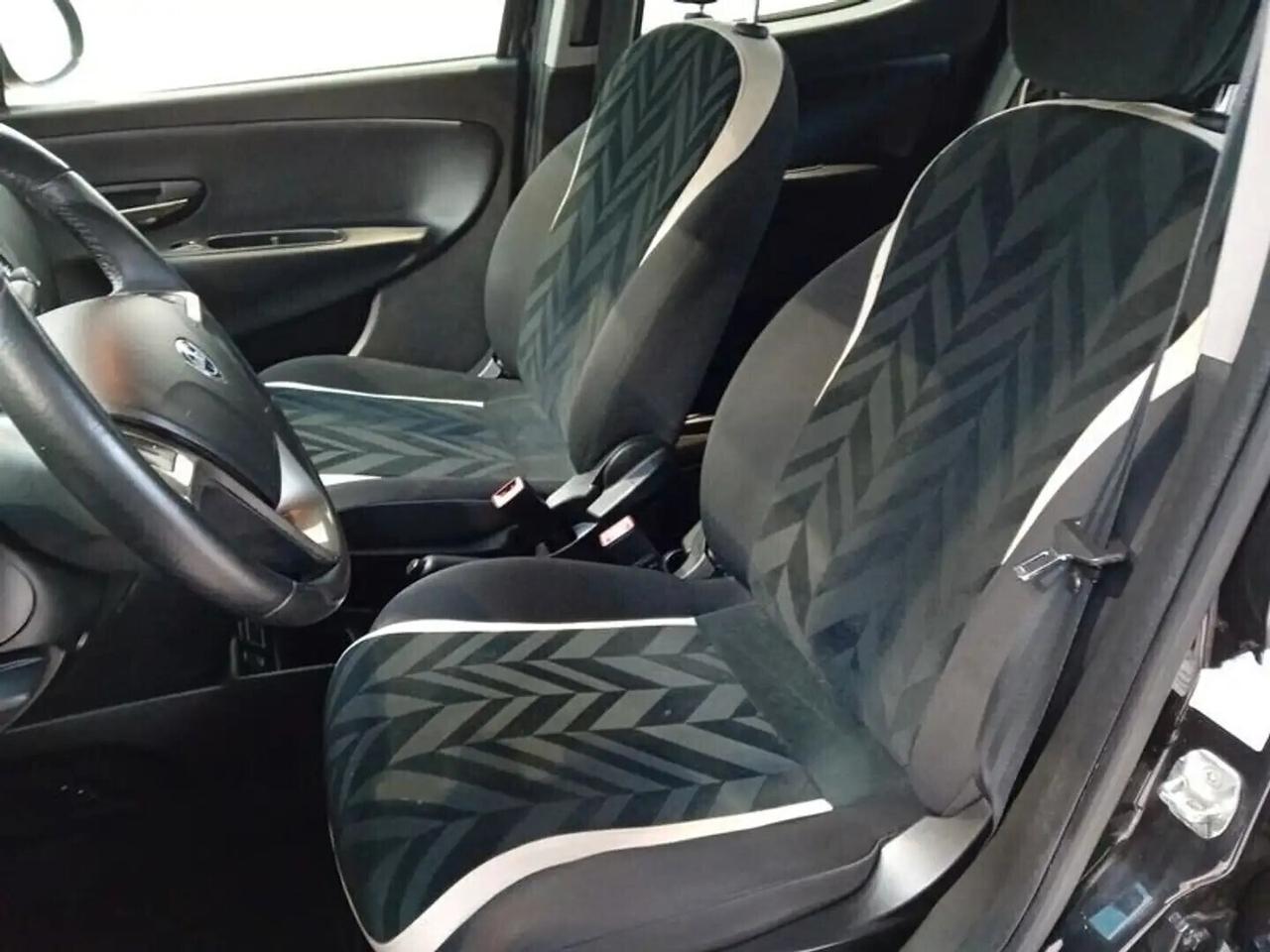 Lancia Ypsilon 1.2 69 CV 5 porte S&S Gold