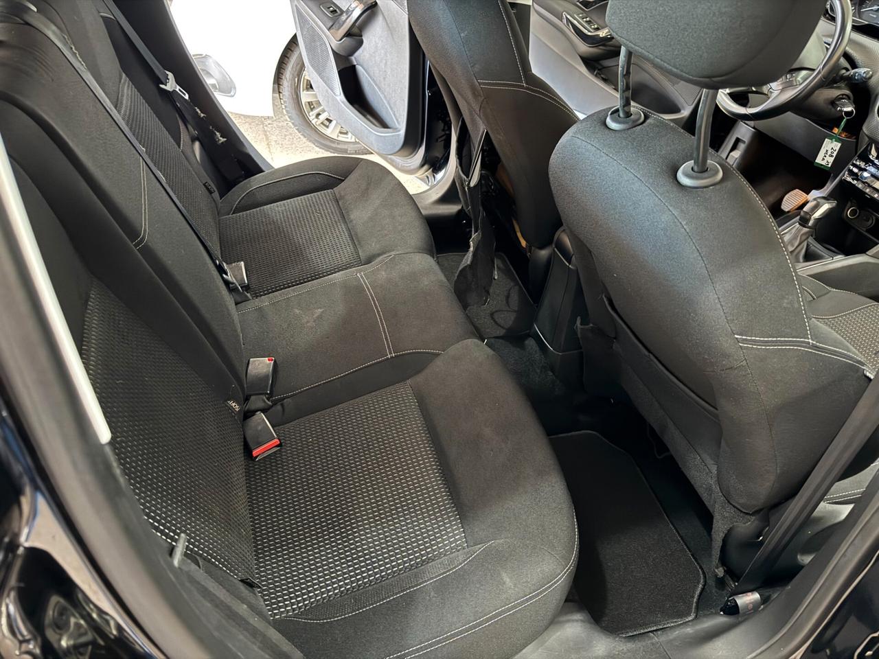 Peugeot 208 1.2 cc. GPL 82 cv. Allure NAVIGATORE