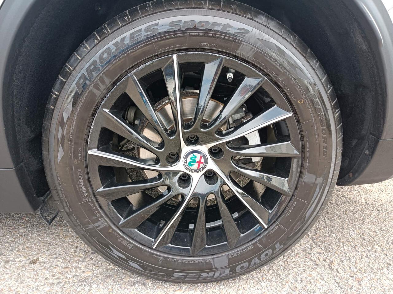 Alfa Romeo Stelvio 2.2 Turbodiesel 180 CV AT8 RWD Business