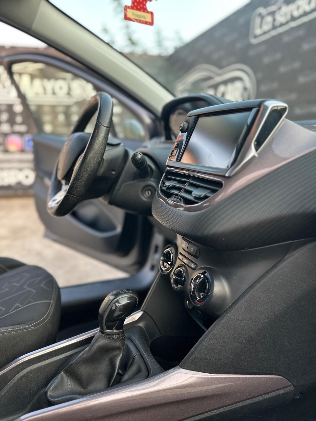 PEUGEOT 2008(anno 2015)