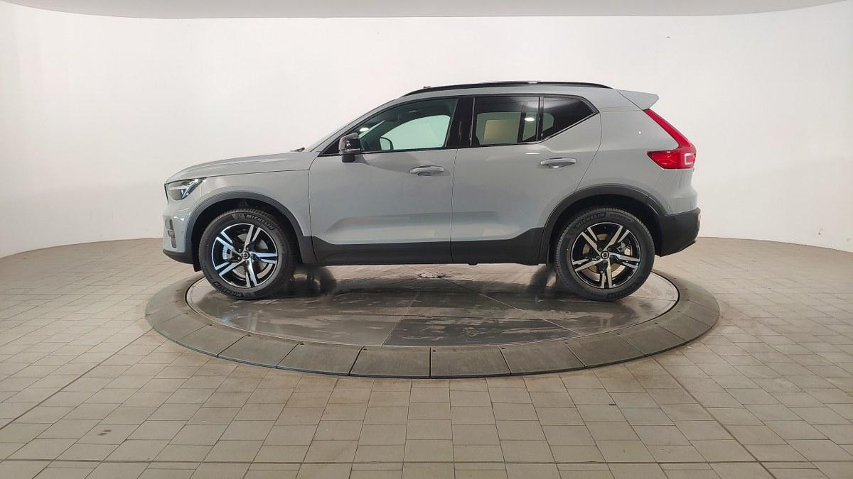 VOLVO Xc40 B3 Mild Hybrid Automatico Plus Dark