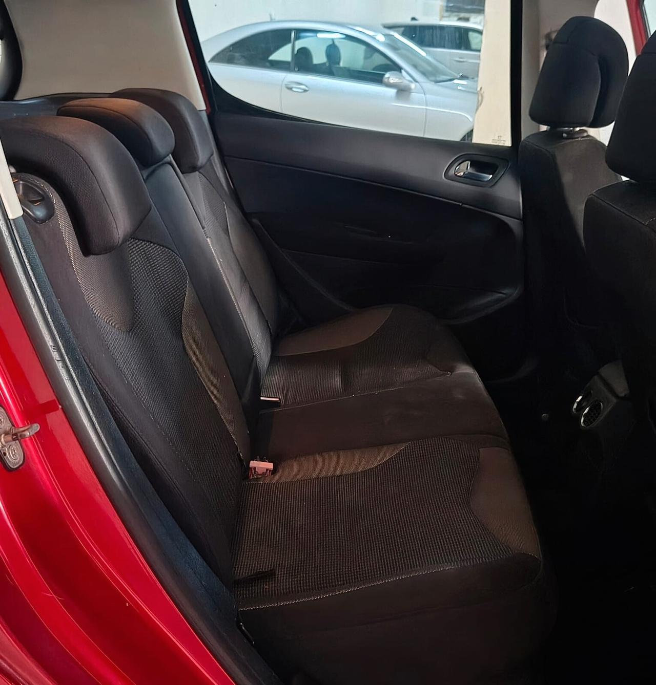 Peugeot 308 1.6 HDi 90CV 5p. Premium