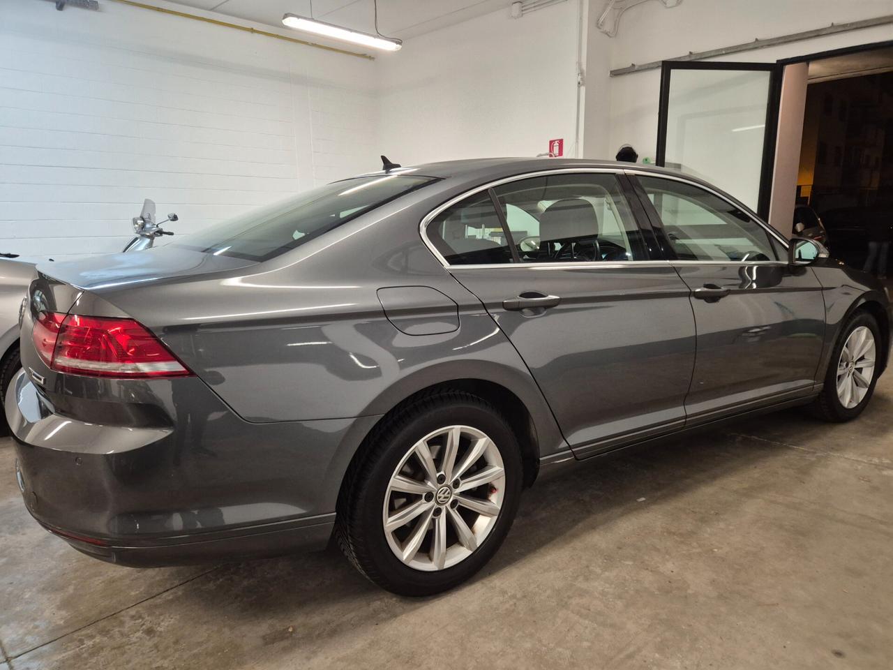 Volkswagen Passat 1.6 TDI DSG Comfortline BlueMotion Technology