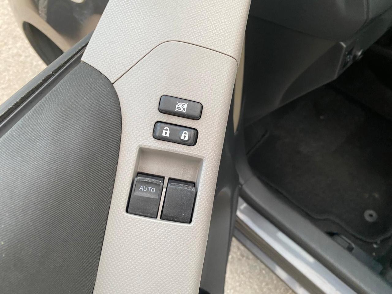 Toyota Yaris 1.0benz 5 porte 69cv restyling full 2011