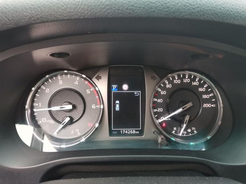 Toyota Hilux 2.8 D-4D 4WD 4 porte Double Cab Executive